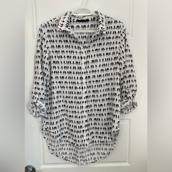 Jane and Delancey Tops - 🐦‍⬛ Jane and Delancey 🐦‍⬛ Black and White Bird on a Wire print button down shirt